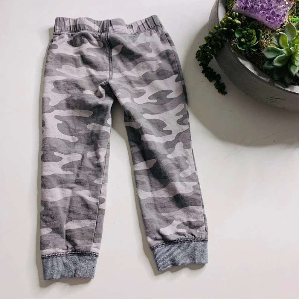 Carter’s Grey Camouflage Jogger Sweatpants baby boy toddler size 4T kids